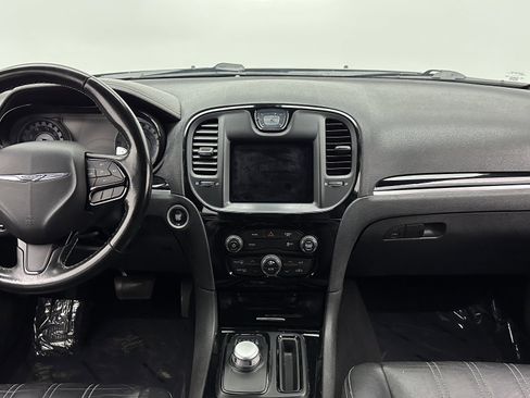 Used 2020 Chrysler 300 S image 26