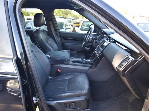 Used 2019 Land Rover Discovery SE AWD/4WD image 15