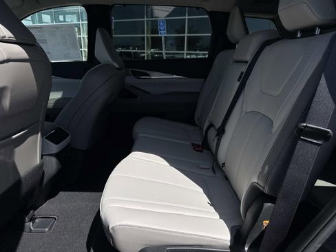 New 2026 INFINITI QX60 Luxe w/ Cargo Package FWD image 9