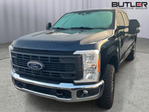Used 2023 Ford F250 XL w/ XL Chrome Package image 4
