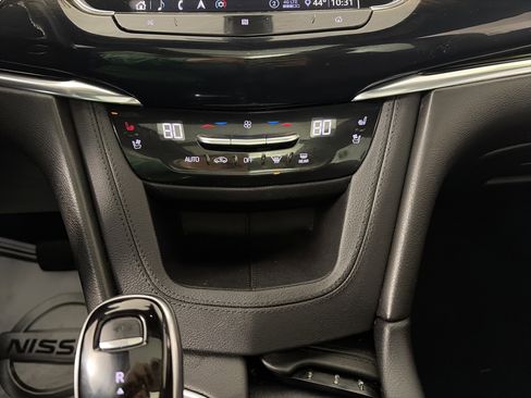 Used 2020 Cadillac XT6 Premium Luxury image 31