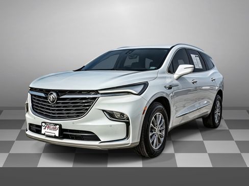 Used 2024 Buick Enclave Premium image 3