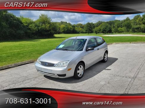 Used 2005 Ford Focus SE image 1