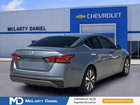 Used 2022 Nissan Altima 2.5 SV FWD image 5