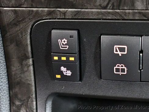 Used 2011 GMC Acadia Denali image 45