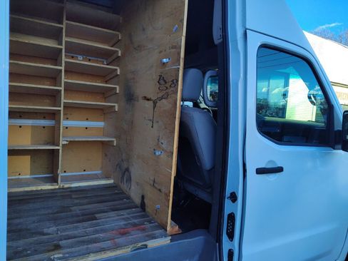 Used 2019 Nissan NV 2500 SV image 17