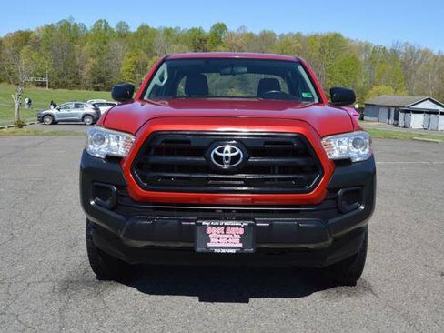 Used 2017 Toyota Tacoma 4x4 Access Cab image 2