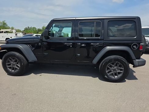 Used 2024 Jeep Wrangler Unlimited Sport AWD/4WD image 8
