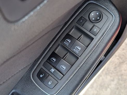 Used 2022 Dodge Charger R/T w/ Blacktop Package image 11