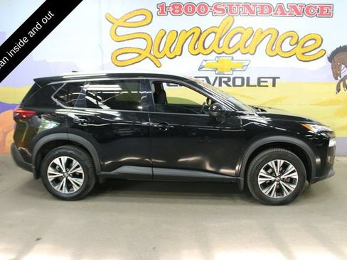 Used 2021 Nissan Rogue SV FWD image 1