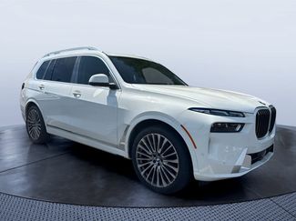 Used 2024 BMW X7 xDrive40i w/ Parking Assistance Package AWD/4WD video 1