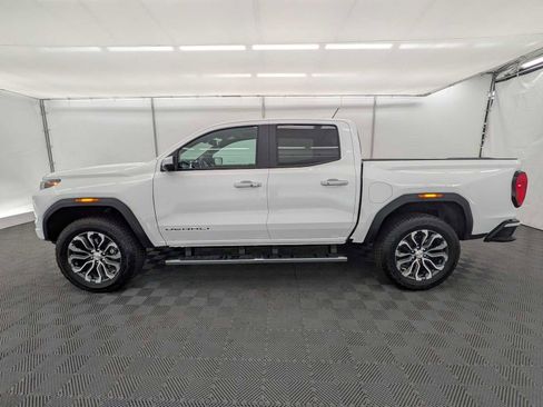 Used 2024 GMC Canyon Denali AWD/4WD image 3