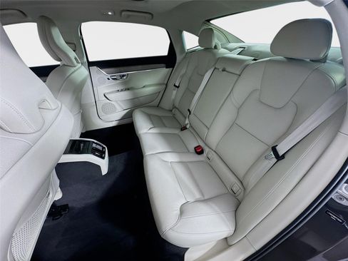 Used 2023 Volvo S90 B6 Plus AWD/4WD image 24