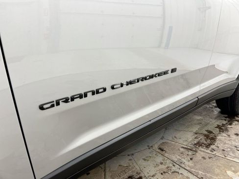 New 2026 Jeep Grand Cherokee Altitude image 26