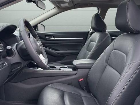 Used 2025 Nissan Altima 2.5 SL AWD/4WD image 19