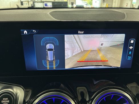 Used 2025 Mercedes-Benz GLB 250 4MATIC image 16