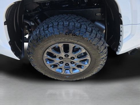Used 2025 Toyota Tundra SR AWD/4WD image 33
