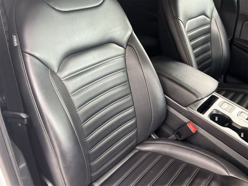 Used 2024 Ford Edge SEL image 29