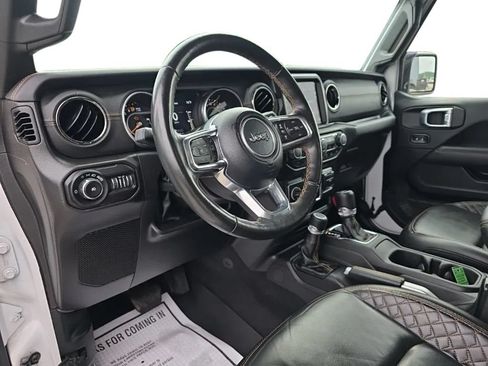 Used 2022 Jeep Wrangler Unlimited Sahara AWD/4WD image 13