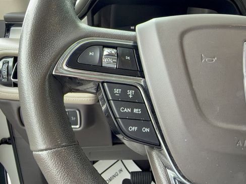 Used 2022 Lincoln Nautilus FWD w/ Premium Package image 25