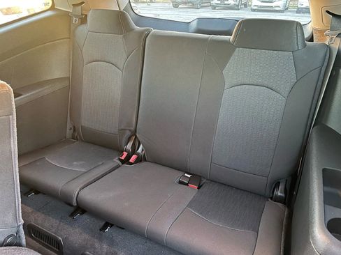 Used 2017 Chevrolet Traverse LT w/ Style and Technology Package image 20