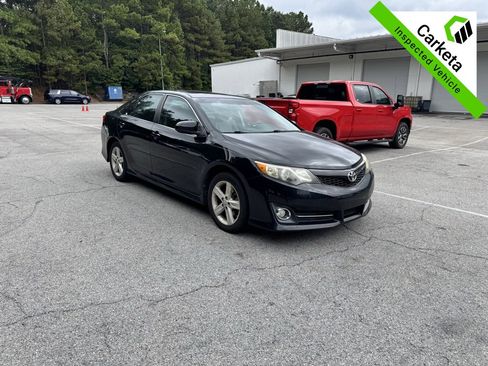 Used 2012 Toyota Camry SE image 1