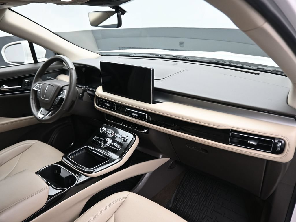 Used 2022 Lincoln Nautilus AWD w/ Premium Package image 45