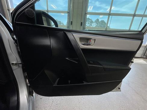 Used 2014 Toyota Corolla LE FWD image 26