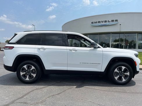 Used 2022 Jeep Grand Cherokee Limited 4xe w/ Luxury Tech Group II AWD/4WD image 46