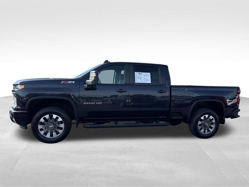 Used 2024 Chevrolet Silverado 2500 Custom w/ Custom Value Package AWD/4WD image 2