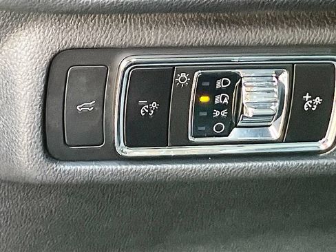 Used 2025 Lincoln Corsair AWD w/ Equipment Group 101A image 10