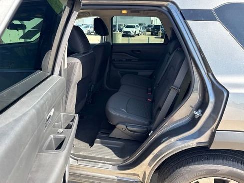 Used 2025 Nissan Pathfinder S AWD/4WD image 25