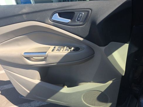 Used 2018 Ford Escape SE FWD image 6