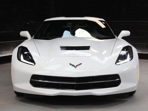 Used 2019 Chevrolet Corvette Stingray Coupe w/ 2LT Preferred Equipment Group RWD image 7
