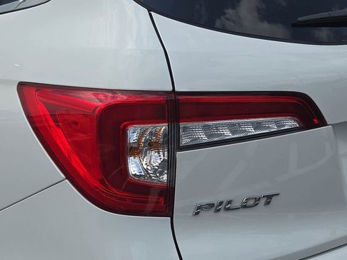 Used 2022 Honda Pilot Special Edition image 11