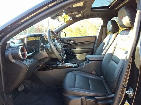 Used 2024 Chevrolet Trax RS w/ Sunroof Package image 24