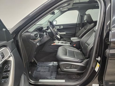 Used 2021 Ford Explorer Limited image 11