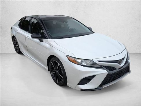 Used 2019 Toyota Camry XSE FWD image 3