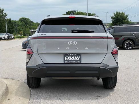 Used 2025 Hyundai Kona SEL FWD image 6