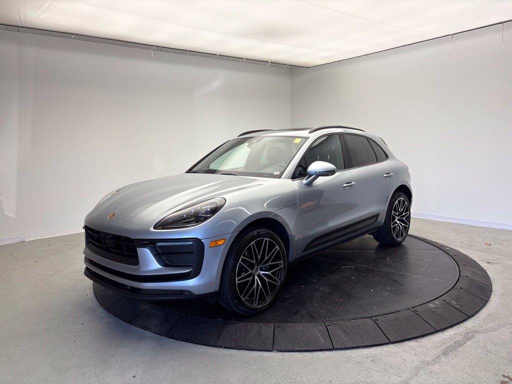 Certified 2026 Porsche Macan AWD/4WD image 1
