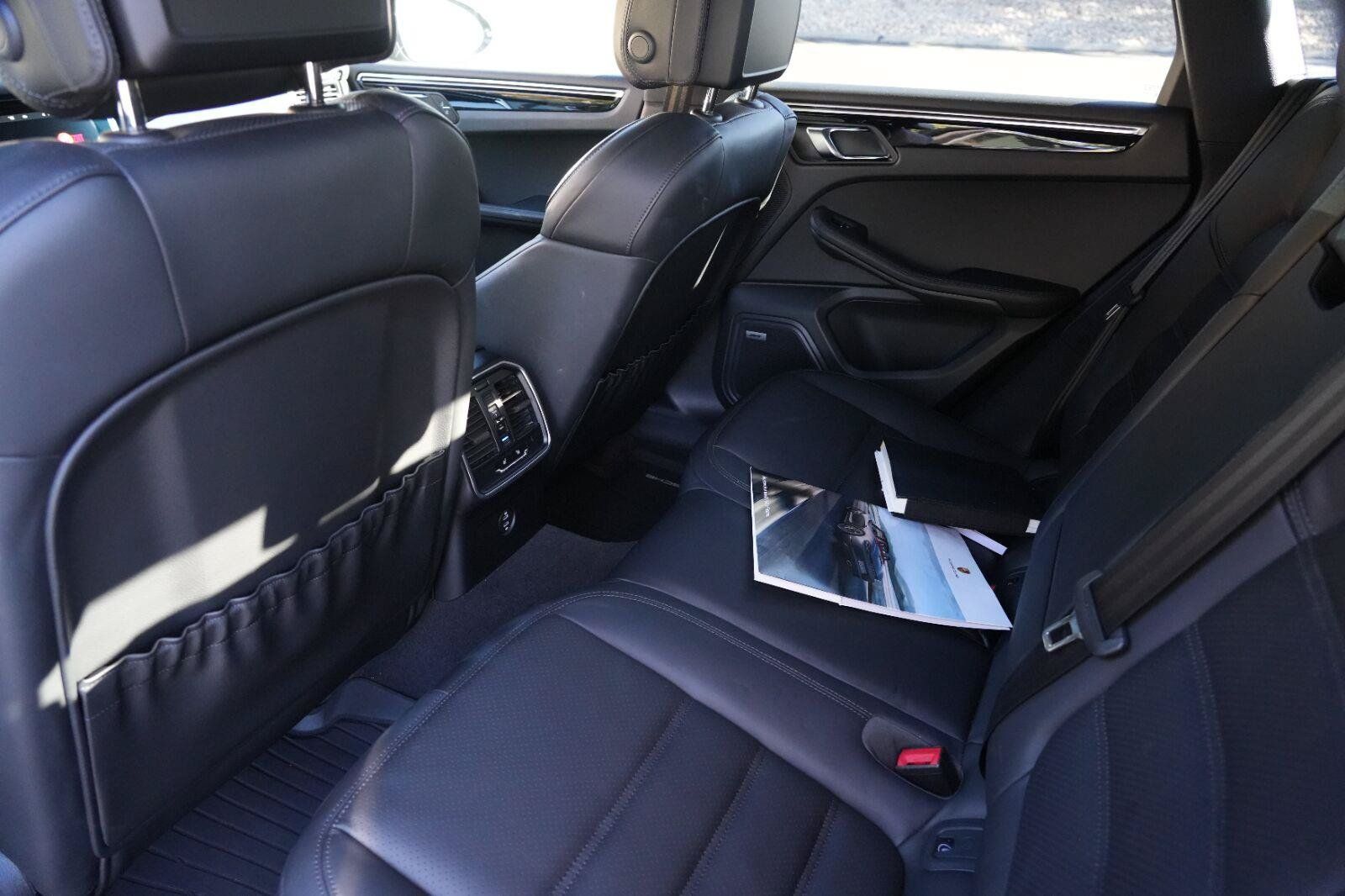 Used 2021 Porsche Macan AWD/4WD image 14