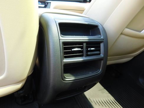 Used 2019 Cadillac XT5 Luxury AWD/4WD image 12