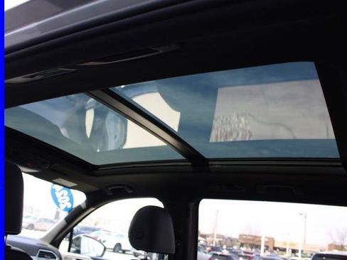 Used 2024 Volkswagen Tiguan SE R-Line image 28