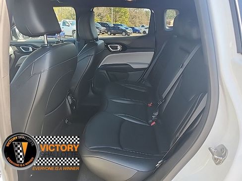 Certified 2025 Jeep Compass Limited image 22