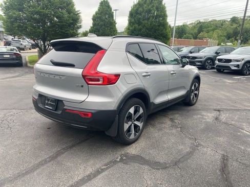 Used 2023 Volvo XC40 B5 Plus w/ Climate Package AWD/4WD image 5
