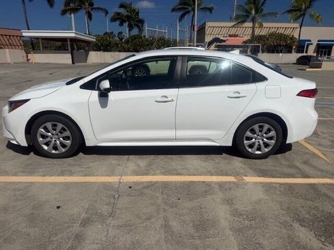 Used 2023 Toyota Corolla LE FWD image 3