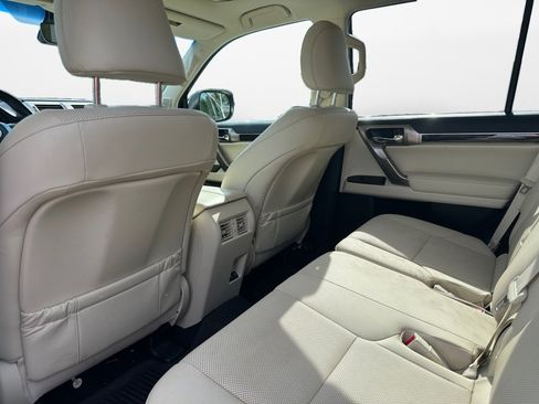 Used 2020 Lexus GX 460 w/ Navigation Package image 13