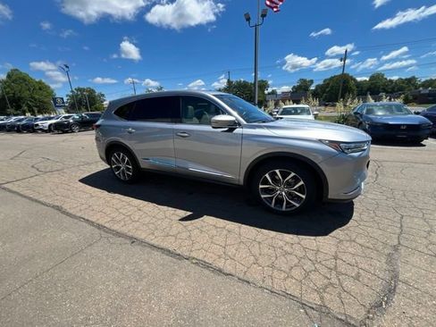 Used 2023 Acura MDX SH-AWD w/ Technology Package image 24