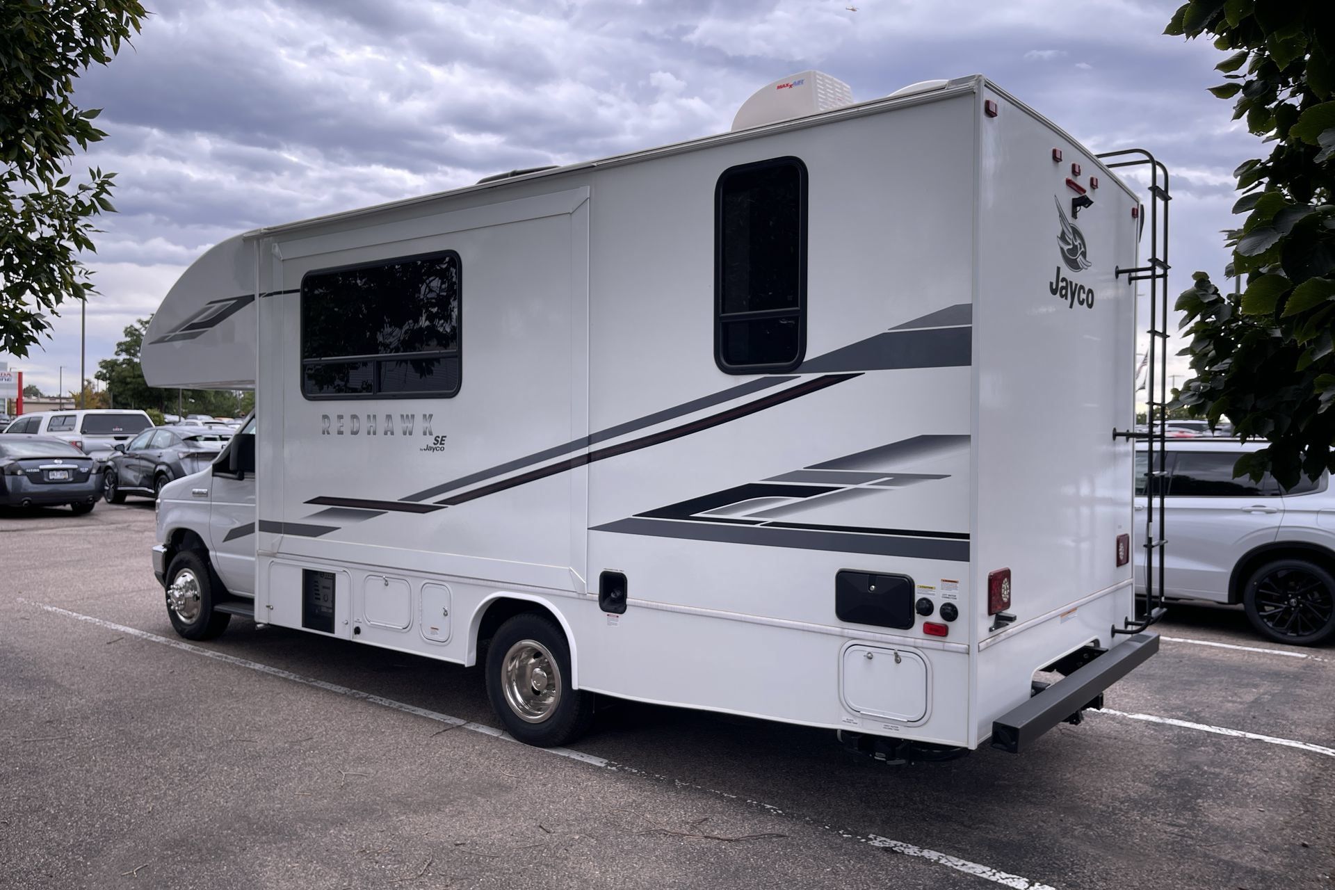 Used 2025 Ford E-350 and Econoline 350 Super Duty w/ Motorhome Prep Package RWD image 3