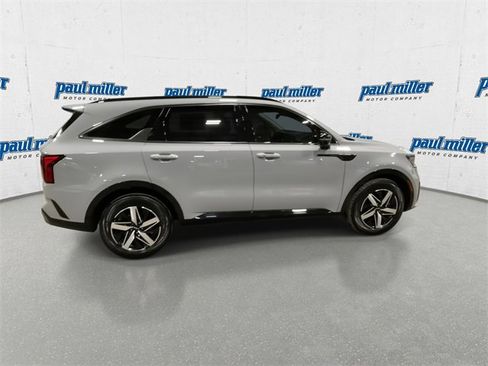 Used 2023 Kia Sorento EX image 12